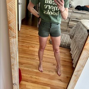 Button-fly High Rise Short